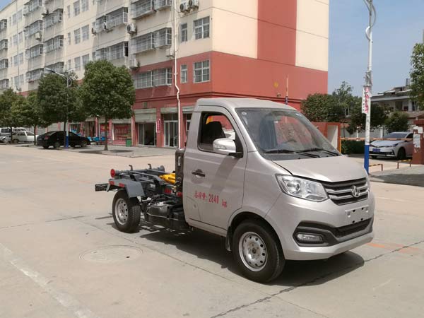 程力威牌CLW5030ZXXSC6型車廂可卸式垃圾車